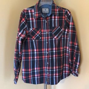 Legendary Whitetails ladies button down top